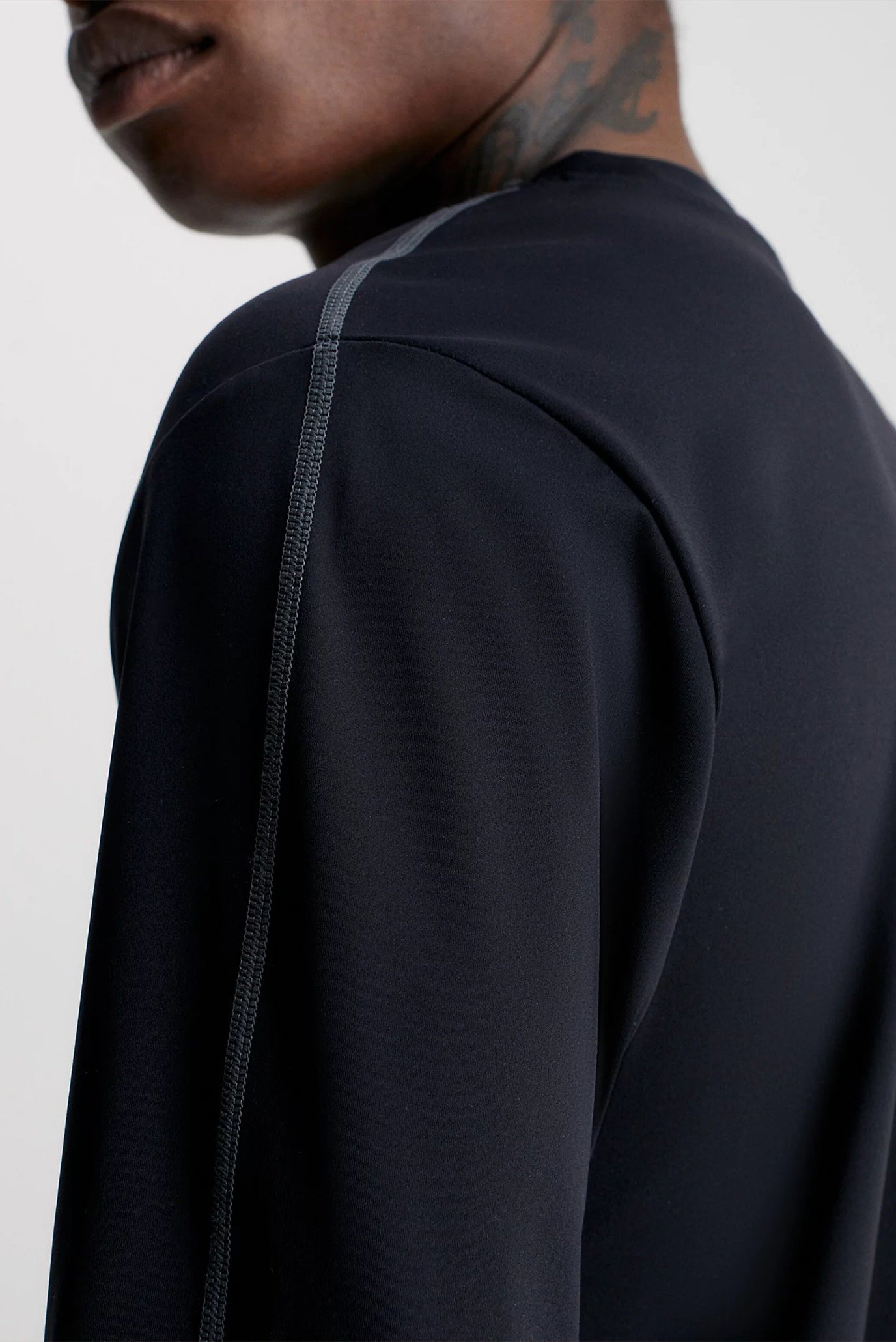 Calvin Klein Jeans Μακρυμάνικη Μπλούζα J30J324205
