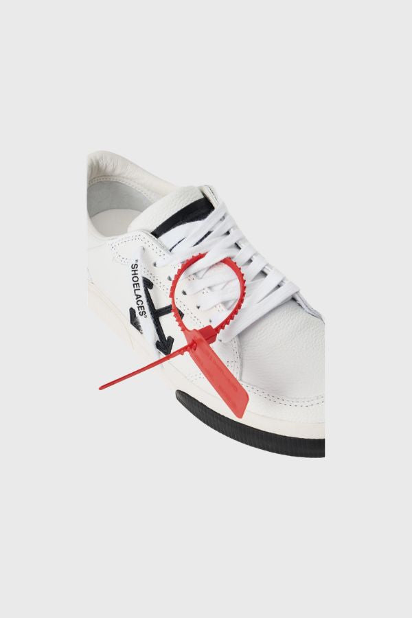Off White Vulcanized Low Worn Out Sneakers OF06386001