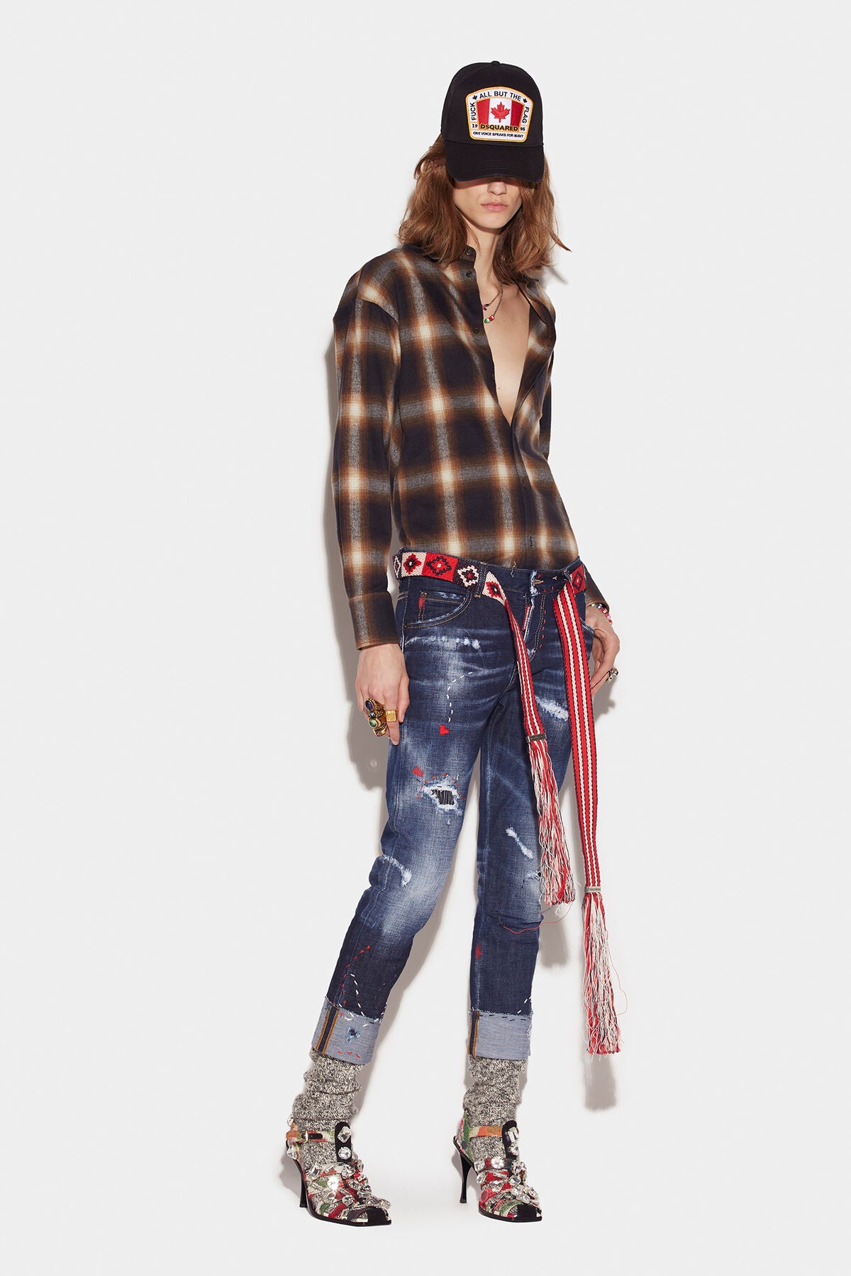 Dsquared2 Dark Destination Love Wash Cool Girl Cropped Jeans S75LB0670 S30664