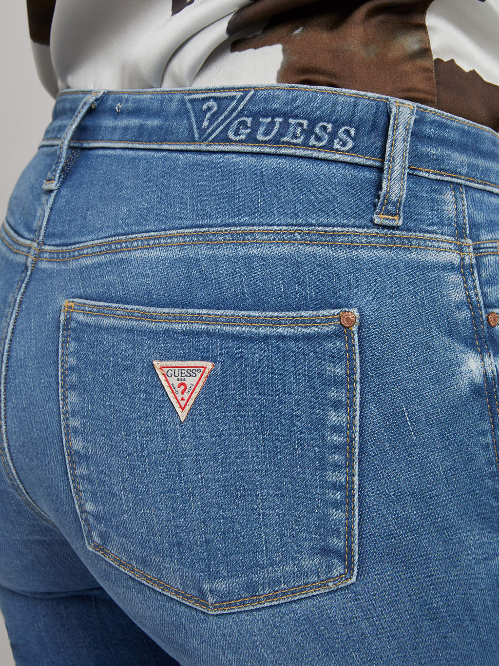 Guess Slim-Fit Sexy Boot Jeans W2RA58D4KJ1