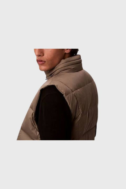 Calvin Klein SVLSS Nylon Quilted Puffer Vest LV04RD509G
