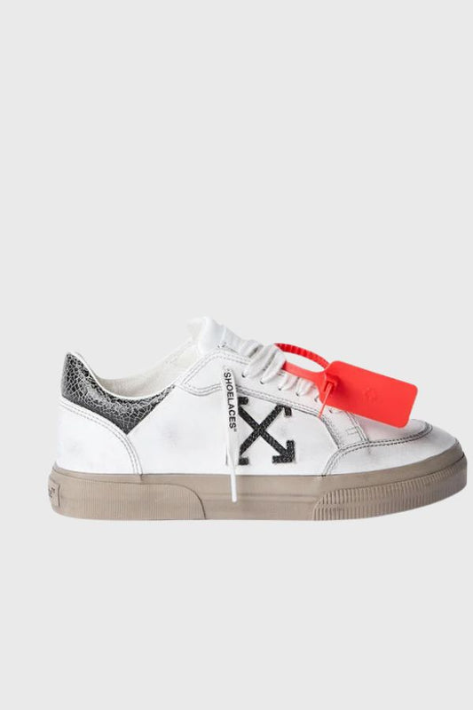 Off White Vulcanized Low Worn Out Sneakers OF06386001